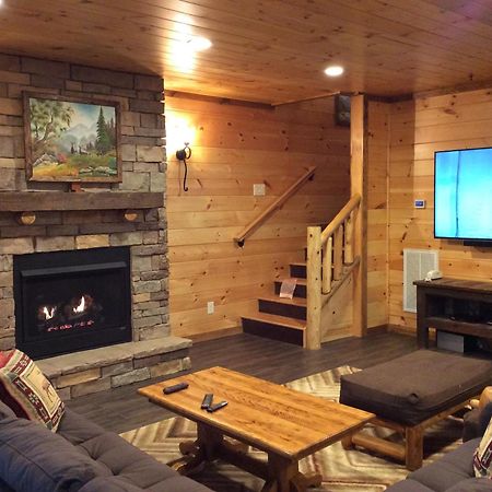 Ridge View Lodge Nature And Mountain View - Hot Tub - Firepit - Yard - Games Gatlinburg Dış mekan fotoğraf