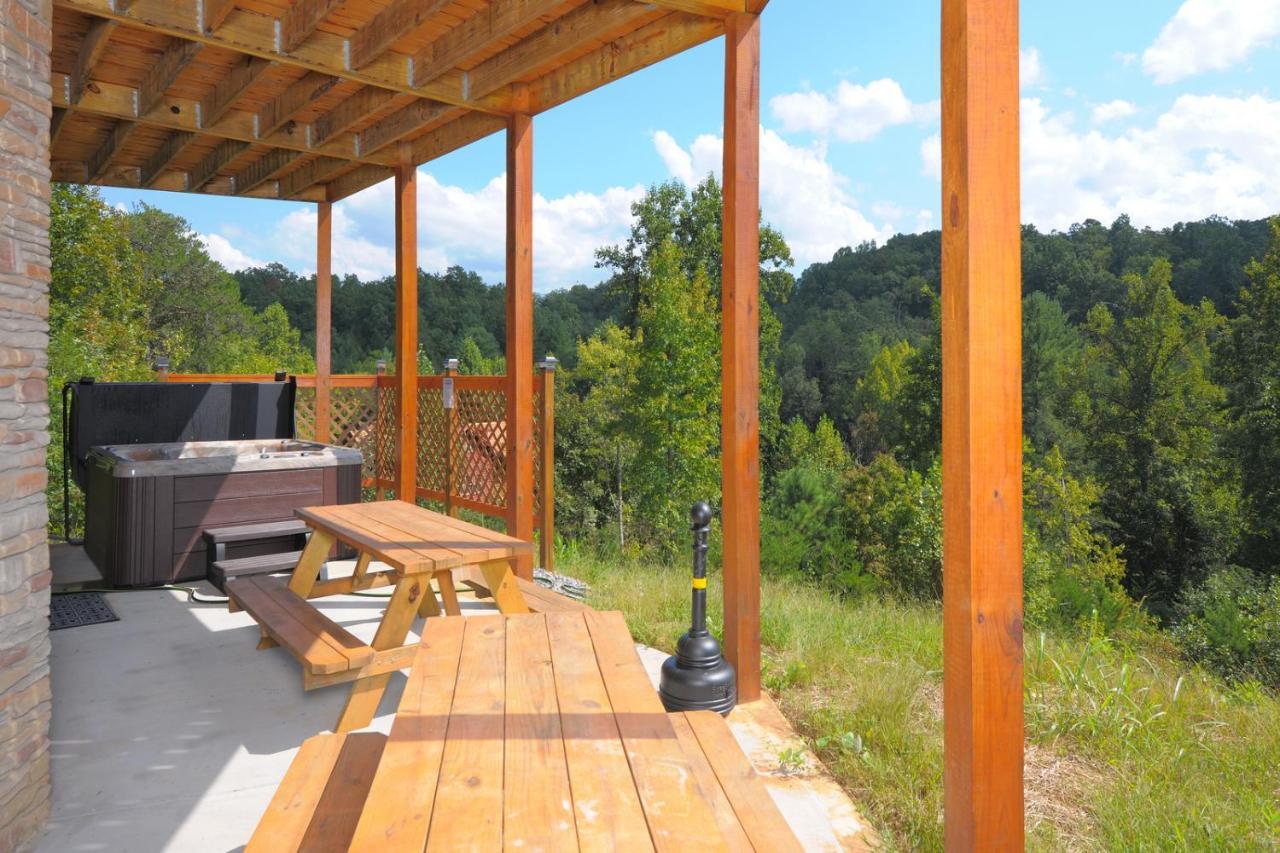 Ridge View Lodge Nature And Mountain View - Hot Tub - Firepit - Yard - Games Gatlinburg Dış mekan fotoğraf