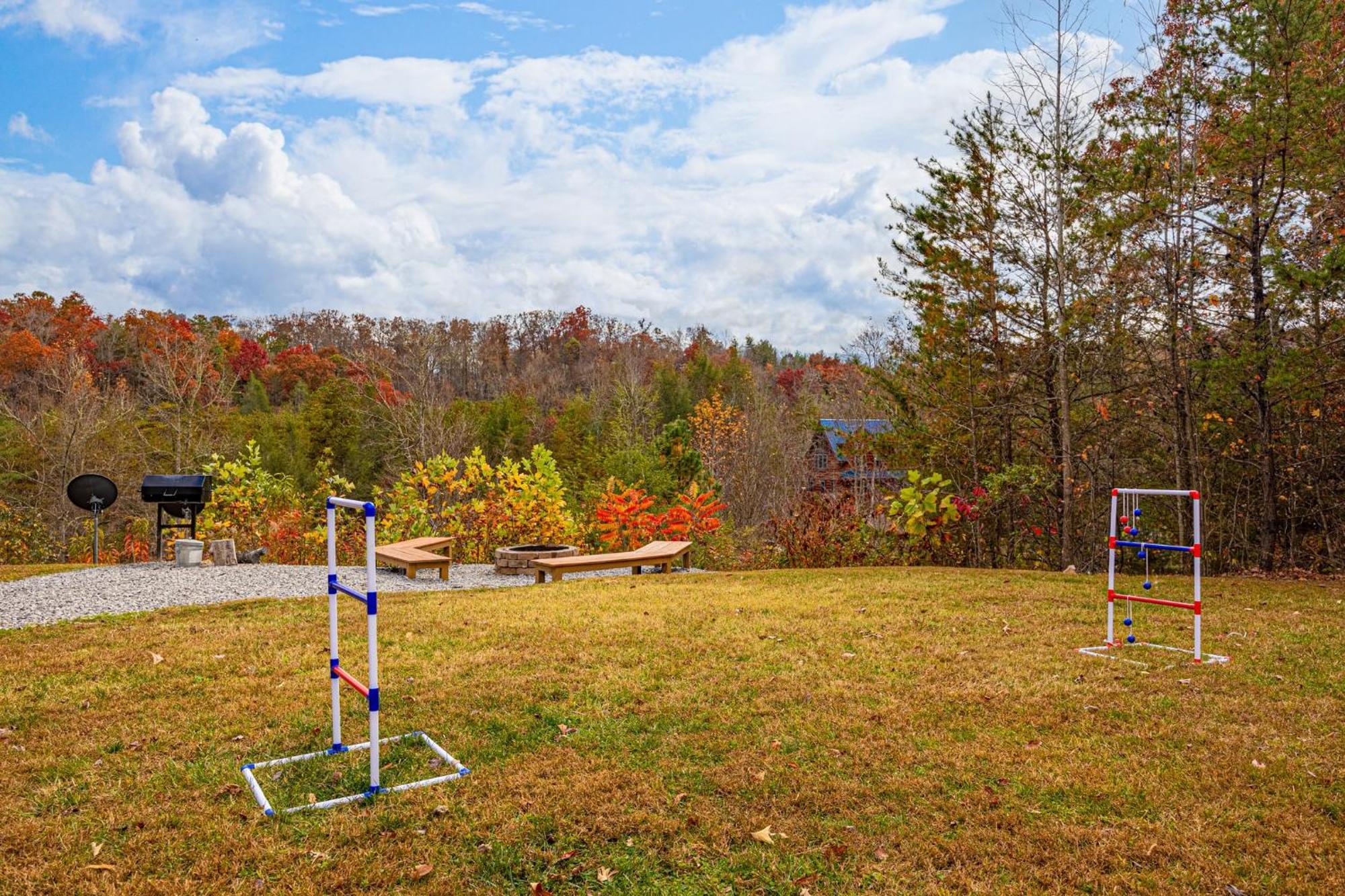 Ridge View Lodge Nature And Mountain View - Hot Tub - Firepit - Yard - Games Gatlinburg Dış mekan fotoğraf