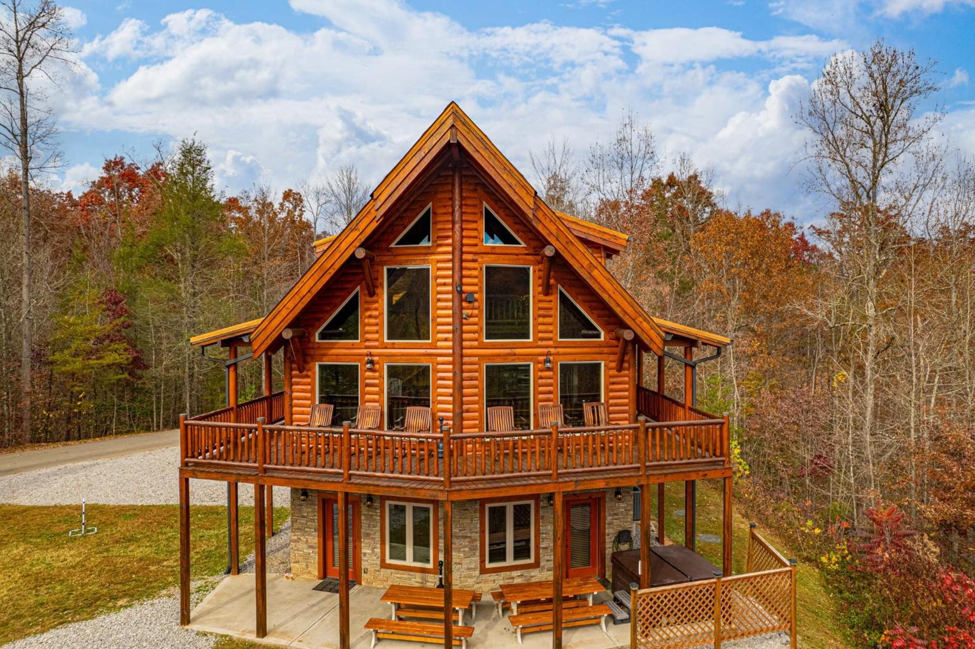 Ridge View Lodge Nature And Mountain View - Hot Tub - Firepit - Yard - Games Gatlinburg Oda fotoğraf