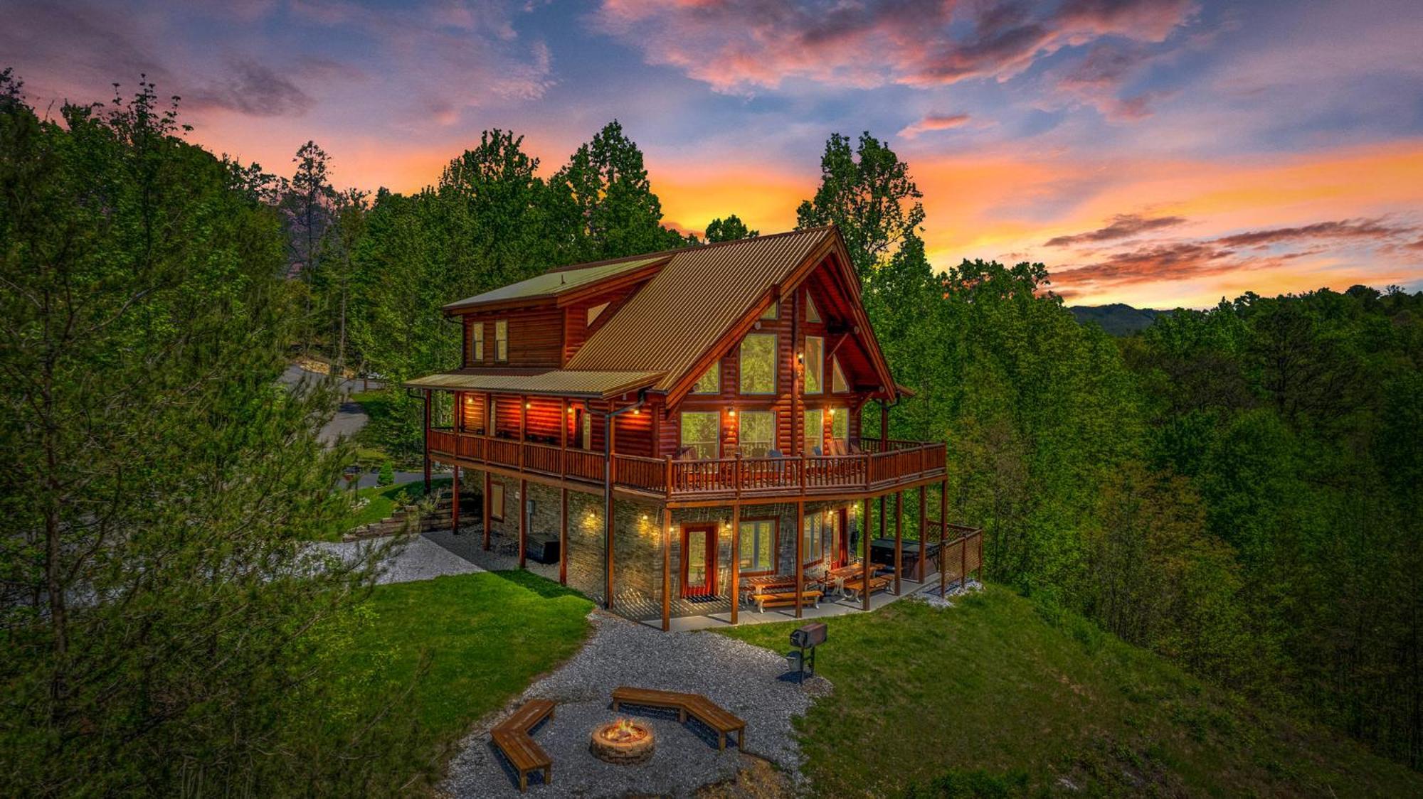 Ridge View Lodge Nature And Mountain View - Hot Tub - Firepit - Yard - Games Gatlinburg Dış mekan fotoğraf