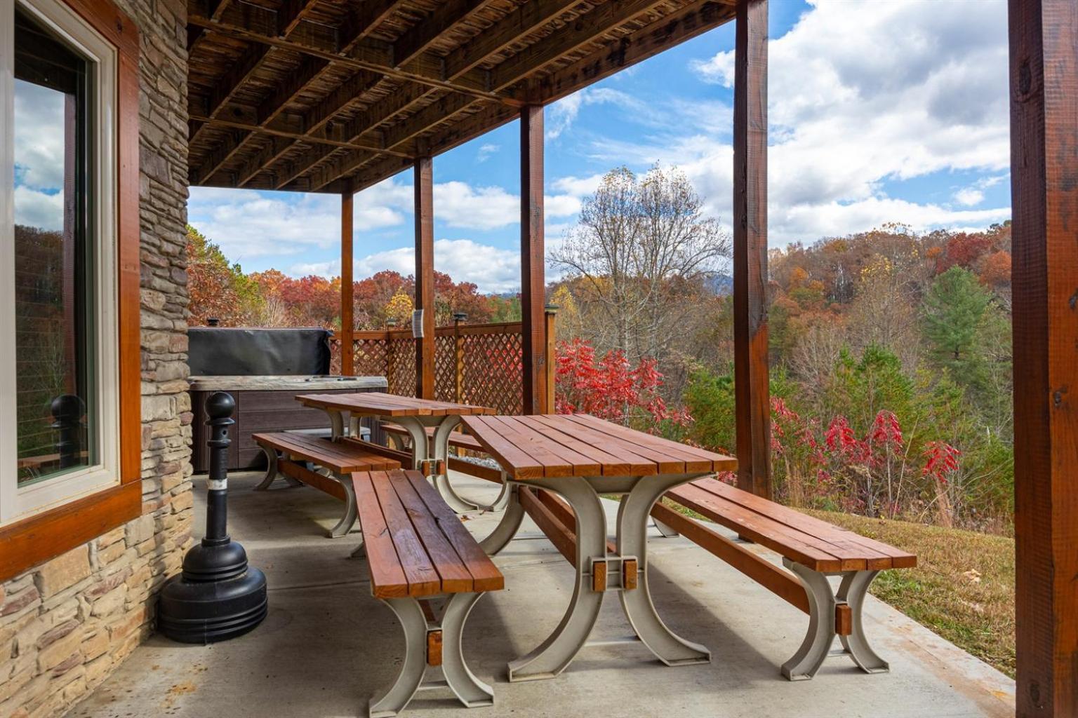 Ridge View Lodge Nature And Mountain View - Hot Tub - Firepit - Yard - Games Gatlinburg Dış mekan fotoğraf